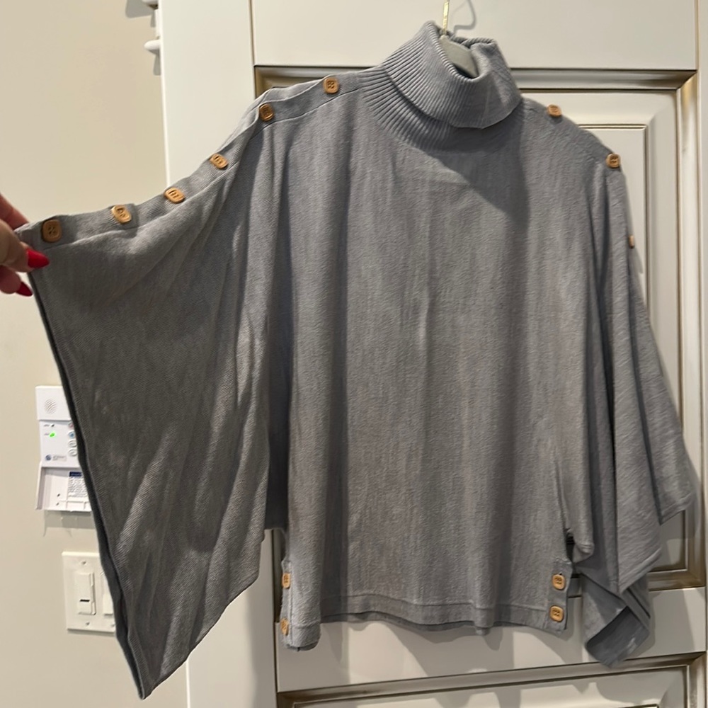 Color Works Grey Cape Sweater‎ Size M